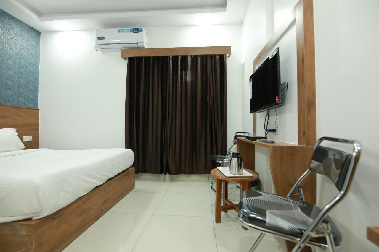 Hotel Bg Inn Μπανγκαλόρ Εξωτερικό φωτογραφία